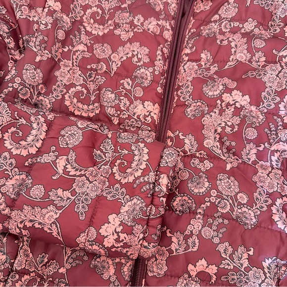 Stradivarius light puffer jacket with print size medium - Picture 4 of 9